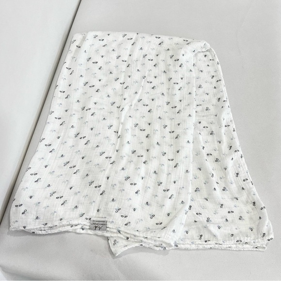 aden + anais Other - aden + anais White Floral Blanket Pink Accents Muslin Swaddle 44" X 45" Comfy